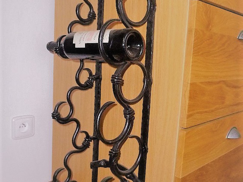 Vinotéky, korbele, příbory, dárkové předměty 